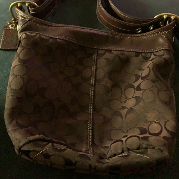 Authentic Coach Hobo Bucket bag in Chocolate - Picture 2 of 3